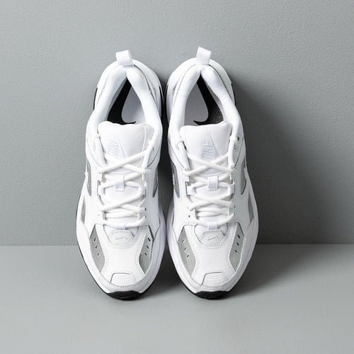 شوز نايك ام تو كي أبيض رصاصي