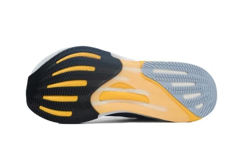 حذاء الترا بوست super nova