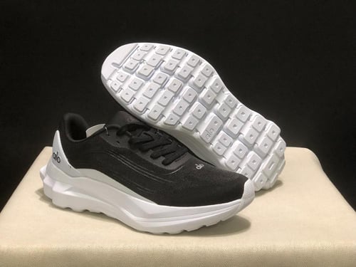 alo yoga runner Black/white