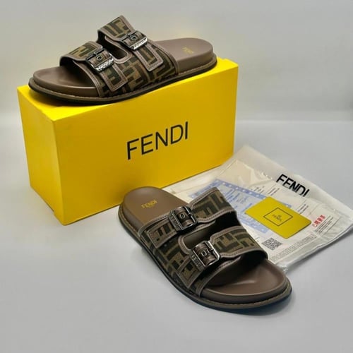 صندل FENDI بني غامق