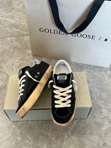 حذاء جولدن جوس Golden Goose