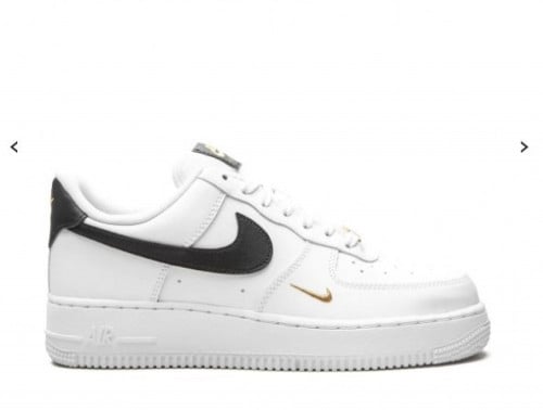 سنيكر 'إير فورس ‪1 '07‬ إيسنشال'