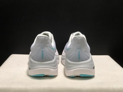 حذاء سنيكرز HOKA One One SKYWARD X
