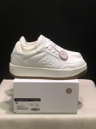 ALO Recovery Mode Sneaker Natural White/Gum