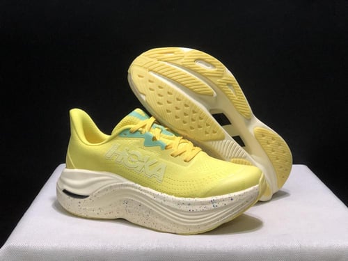 حذاء سنيكرز HOKA One One SKYWARD X