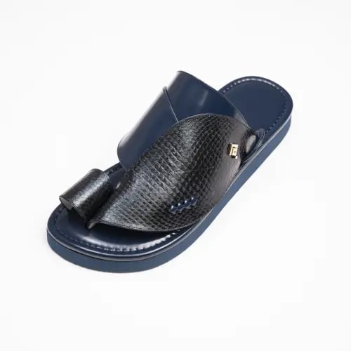 جلد سمك كحلي