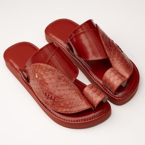 جلد ثعبان طوبي