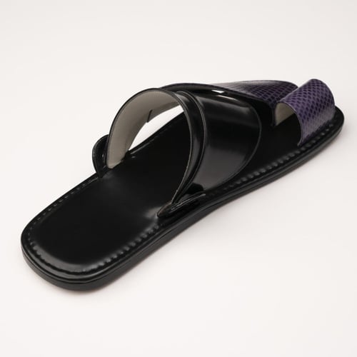 جلد كوبرا بنفسجي