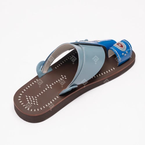 تطريز يدوي ازرق مع سماوي