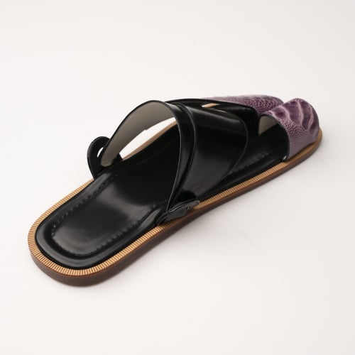 ساق نعام بنفسجي و اسود