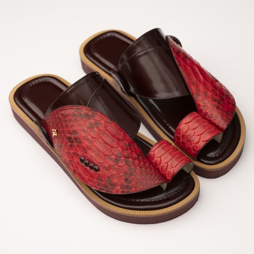 جلد ثعبان احمر مع عودي