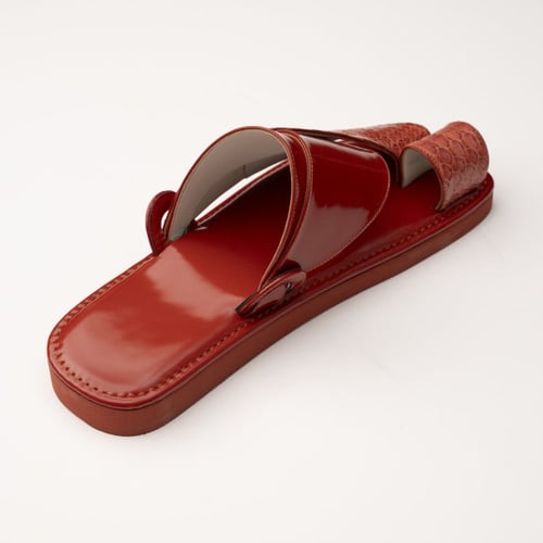 جلد ثعبان طوبي