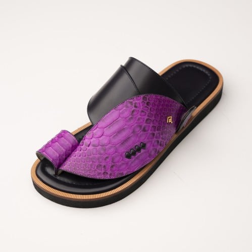 جلد ثعبان بنفسجي