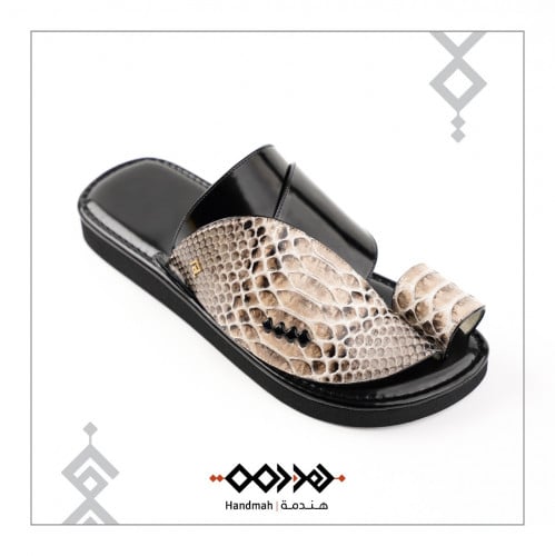 جلد ثعبان بيج و اسود