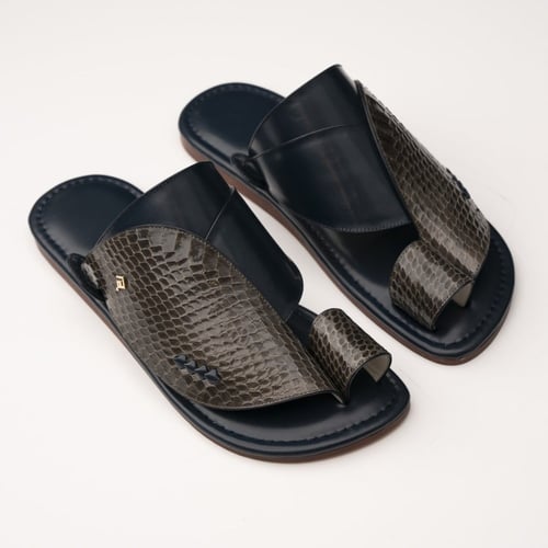 جلد كوبرا رمادي مع كحلي