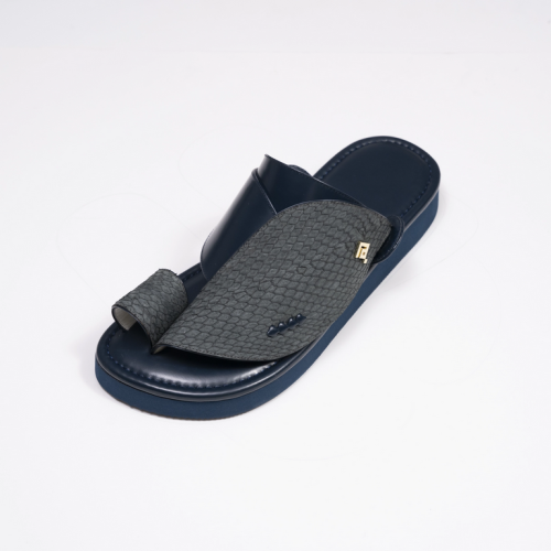 جلد سمك رمادي مع كحلي