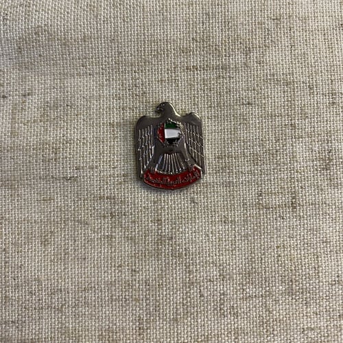 استيكر شارة الإمارات "فضي"