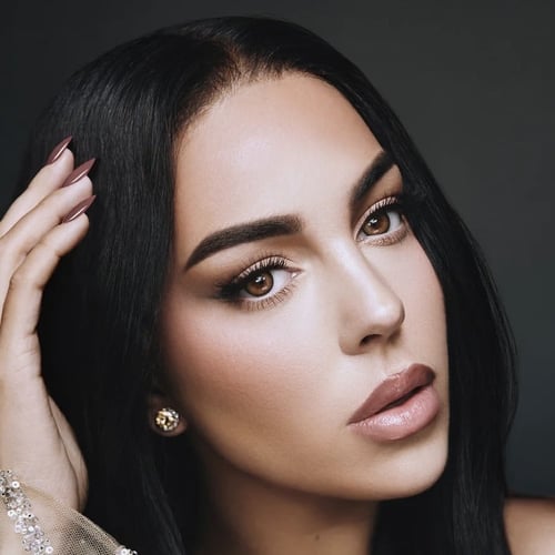 عدسات جورجينا من امارا - الموند Almond