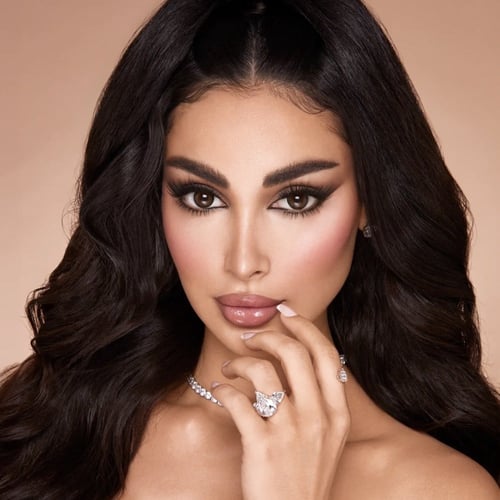 عدسات زينب العلوان من امارا - نمر Nmr