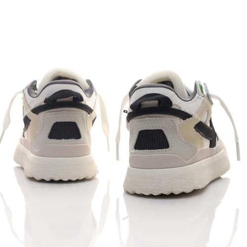 حذاء اوف وايت برقبة عالية مخصص للنساء