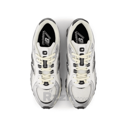 New Balance 204L Lifestyle Sneakers (Silver / Whit...