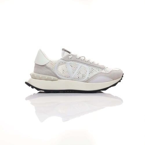 حذاء فالنتينو جارافاني مخصص للنساء