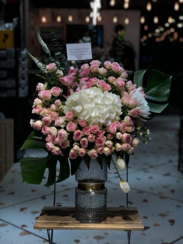 فازة بالورد