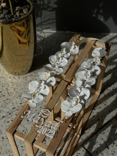 عقد ورد بالاسم