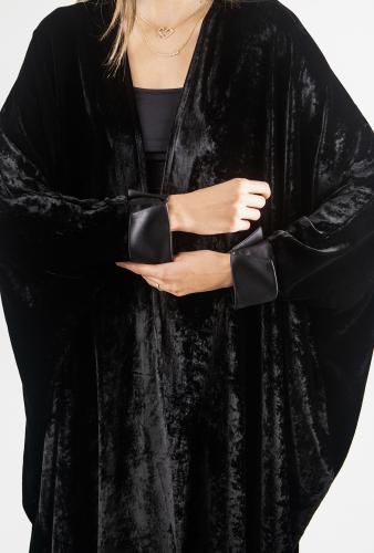 عباية شتوية سوداء بشت بقماش مخمل - Laria