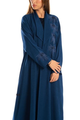 عباية فاخرة كريب مطرزة بتطريز فاخر - Lusail