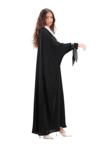 عباية بشت سوداء بشرائط منقطة - Dotted