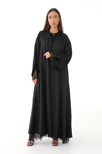 عباية سوداء كلوش مبطنة بدانتيل - Dantil