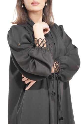 عباية سوداء بأكمام مزينة - Infinity II