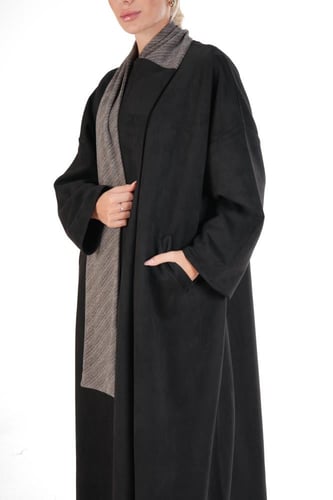 عباية شتوية سوداء شمواه بوشاح حول الرقبة