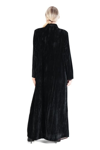 عباية شتوية بليزر سوداء مخمل مبطنة بنقش تايقر اخضر