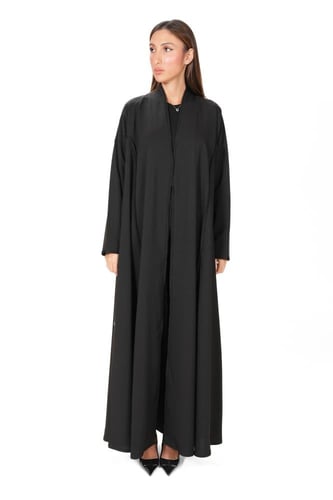 عباية سوداء كريب ناعمة زينت بقيطان سوداء