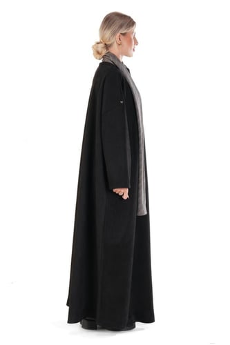عباية شتوية سوداء شمواه بوشاح حول الرقبة