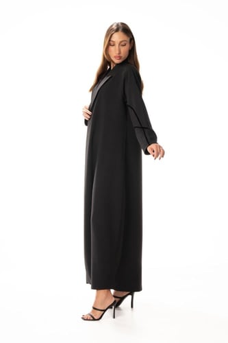 عباية بليزر سوداء كريب كاجوال بتدخيلة ناعمة بالقطي...