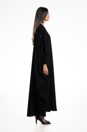 عباية سوداء كريب سادة بشت مزينة بفراشات لوزان - Qu...