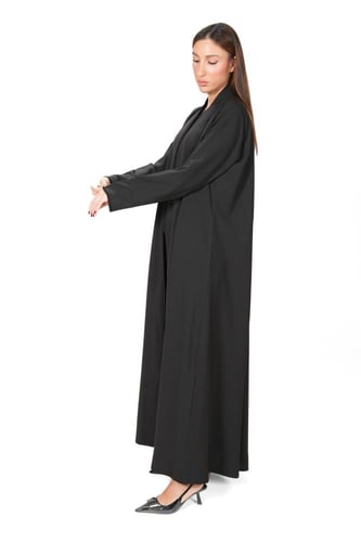 عباية سوداء كريب ناعمة زينت بقيطان سوداء