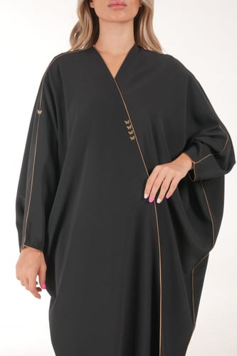 عباية سوداء بشت مطعمة بقيطان - Butterflies