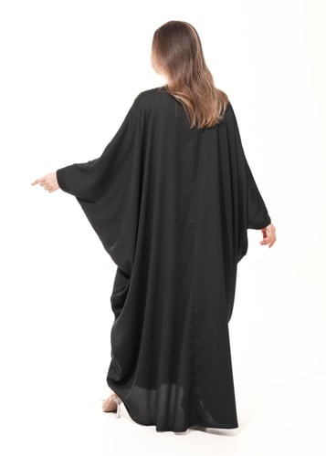 عباية سوداء بتطريز قصب بقصة بشت - Besht V