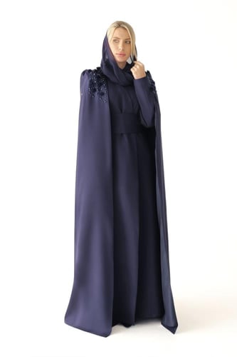 عباية بليزر كحلي مع كيب منفصل بتطريز أنيق