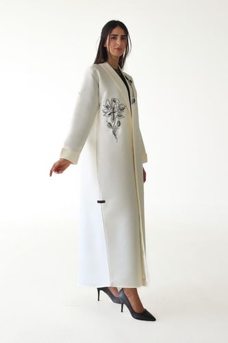 عباية بليزر أوف وايت تفته مطرزة تطريز ناعم - Rosab...