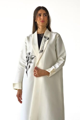عباية بليزر أوف وايت تفته مطرزة تطريز ناعم - Rosab...