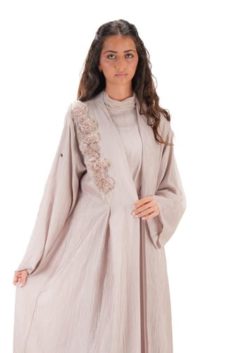 عباية بيج شيفون مع فستان بتطريز مميز - Rosen