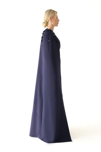 عباية بليزر كحلي مع كيب منفصل بتطريز أنيق