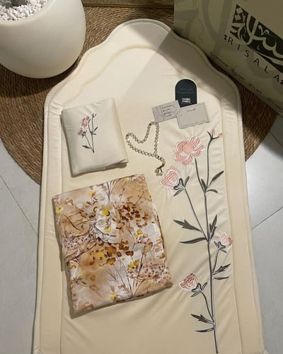 طقم صلاة الياسمين +بيت مصحف