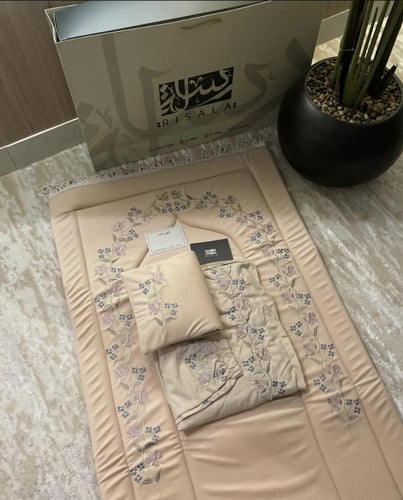 طقم صلاة رسالة مطرز+بيت مصحف’