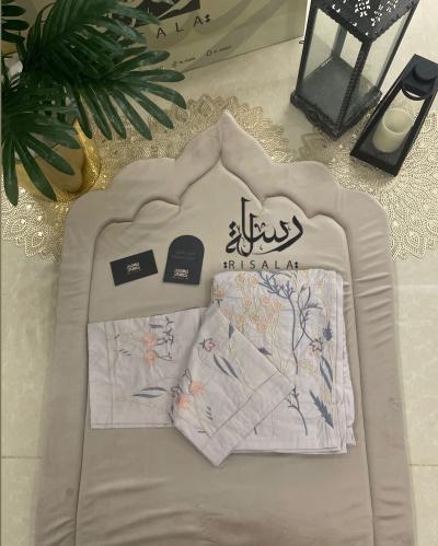 طقم صلاة زهور رسالة